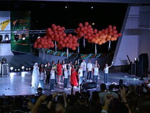 Участники шоу "Ты супер!" спели на концерте в "Орленке"