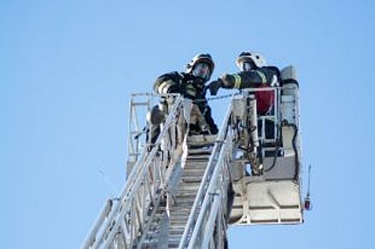Как спасают людей и тушат пожары на верхних этажах высотных домов?