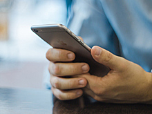 Мужчина приподнял веки спящей бывшей возлюбленной и похитил у нее миллион рублей