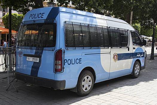 Охранник удерживал 17-летнюю девочку за шею и трогал ее в женском туалете отеля