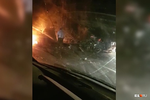 В столкновении фуры и легковушек на трассе Екатеринбург — Пермь пострадали пять человек