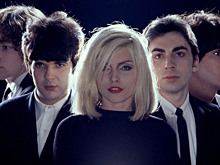 Могла быть дочкой Монро: как вокалистка Blondie росла в приёмной семье