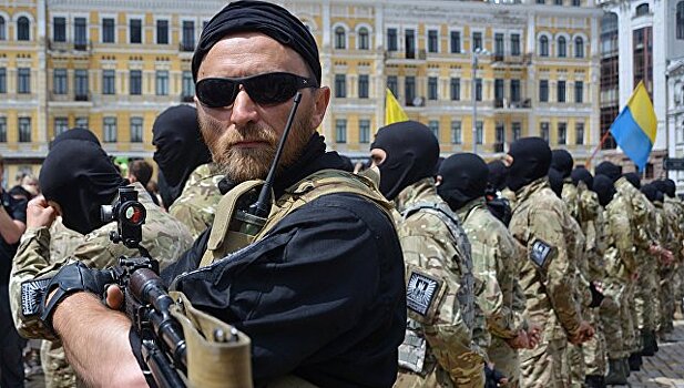 США запретили передавать их оружие полку "Азов", подтвердили в Киеве