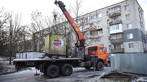 Два незаконных гаража с ул. Воркутинской отправили на штрафстоянку в Вологде