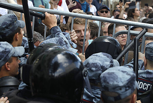 iRozhlas (Чехия): «Поступило распоряжение сохранить Москву лояльной, и неважно как», — говорит Петра Прохазкова о протестах в столице России
