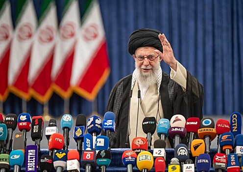 В Иране стартовали внеочередные выборы президента