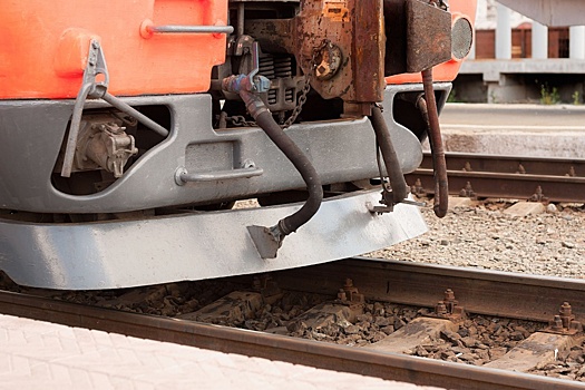 Курили, били стекла, ходили по путям: в Зауралье на вокзалах и станциях поймали 17 юных нарушителей