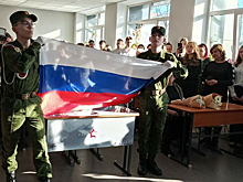 В колледже Нижнекамска появились парты героев в память о погибших в зоне СВО