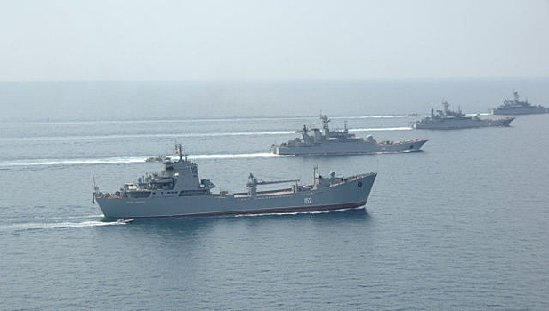Черноморский флот провел спецучения по защите экономических объектов