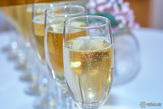 Эксперты назвали верный признак плохого шампанского