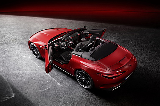 Шеф-дизайнер Mercedes-Benz рассказал о новом купе AMG GT