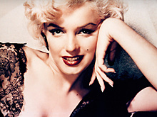 Мрамор в лифчике и золото на парике: как прихорашивались знаменитые красотки прошлого