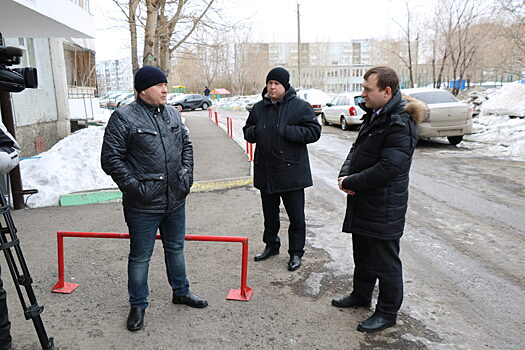 В Красноярске уборку снега во дворах контролирует целый замминистра