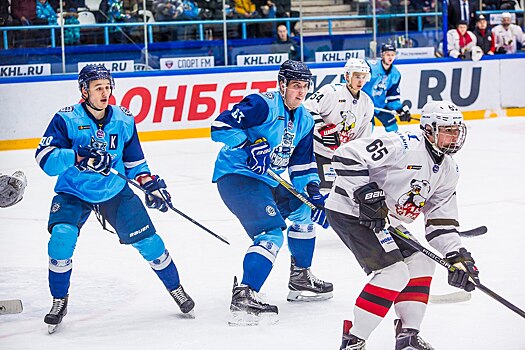 Хоккей: «Сибирские снайперы» обыграли «Белых медведей»