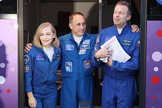 Рогозин назвал полет "киноэкипажа" в космос особой миссией