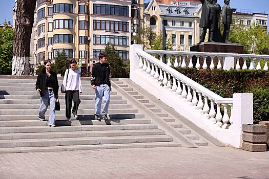 В Ростове в парке имени Максима Горького отремонтировали лестницу
