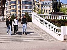 В Ростове в парке имени Максима Горького отремонтировали лестницу