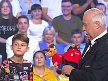 Леониду Якубовичу подарили символы Нижнего Новгорода