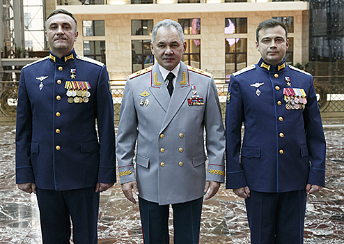 Министр обороны России вручил медали «Золотая Звезда» военнослужащим-участникам специальной военной операции