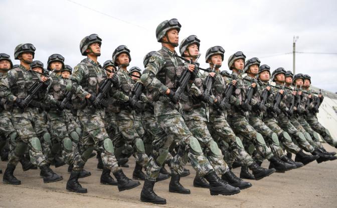 Пекин принял рекордный оборонный бюджет