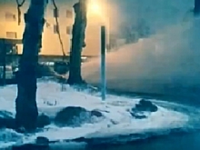 «Пролило все от первого до третьего этажа, кипяток по подъезду потоком лился» — в Омске в районе тоннеля ...