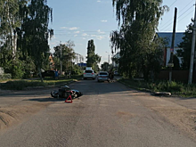 В Балакове мотоциклист врезался в «Волгу» и попал в больницу