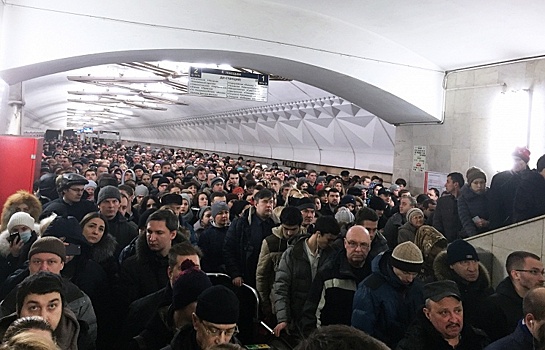 Вестибюли метро запретили закрывать на ремонт в будни