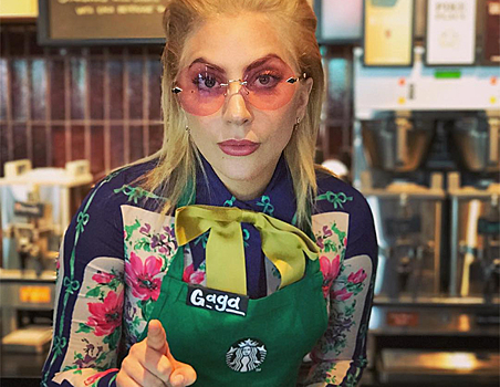 Леди Гага устроилась в Starbucks
