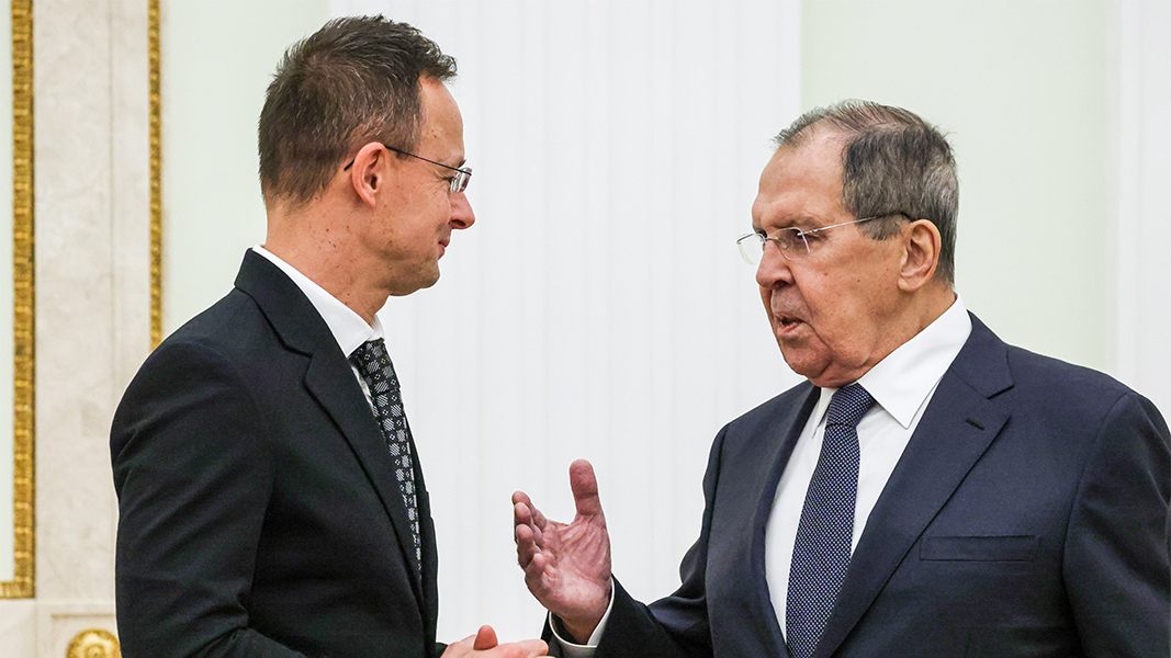 "Intentional discrediting." В РФ оценили публикацию о звонках Сийярто Лаврову на встречах ЕС