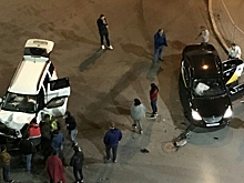 В центре Тюмени ночью столкнулись два такси: один из водителей копался в телефоне