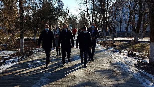 В Новочеркасске отремонтировали фасады трех домов и привели в порядок две площади