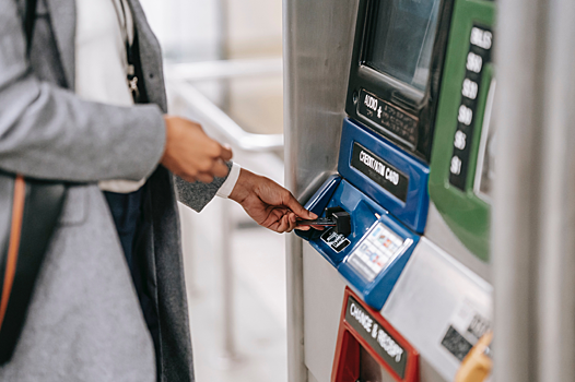 Российские туристы столкнулись с трудностями при использовании карт для оплаты в Турции