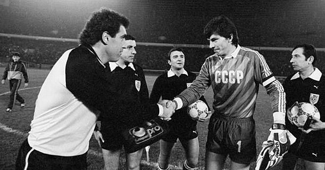 Шилтон – лучший вратарь 1980-х по версии FourFourTwo, Дасаев – 2-й, Дзофф – 3-й
