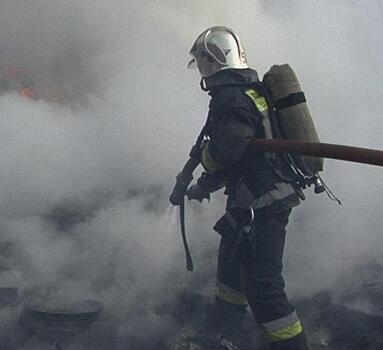 МЧС тушит крупный пожар на челябинском заводе по производству пищевой пленки