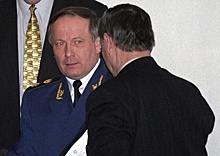 «Человек, похожий на генерального прокурора»: за что уволили Юрия Скуратова