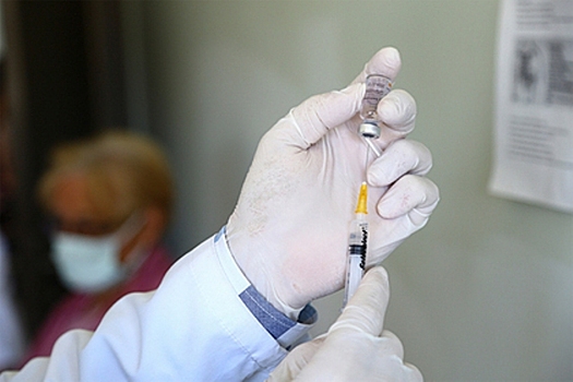 Более тысячи украинцев сообщили о последствиях вакцинации