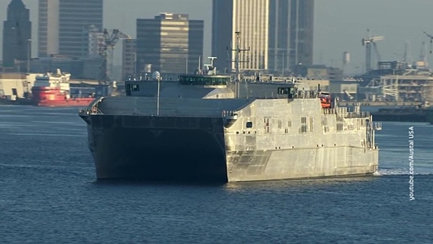 Черноморский флот взял на сопровождение американский корабль «Юма»
