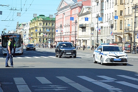 Протащил гаишника волоком по проезжей части: тюменец повторил сюжет «Холопа» у Моста влюбленных