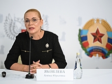 Актриса Алена Яковлева посетила пункт отбора на контрактную службу