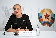 Актриса Алена Яковлева посетила пункт отбора на контрактную службу