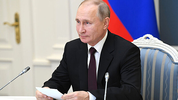 Путин поручил принять закон о защите россиян с кредитами