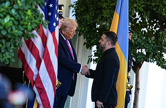 FT: Трамп на встрече с Зеленским ругался и отбросил карты боевых действий