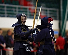 Команда из Новосибирска стала лучшей в японском фехтовании