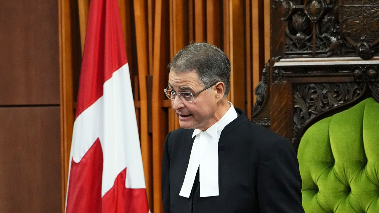 Захарова прокомментировала отставку спикера парламента Канады Роты после скандала с нацистом