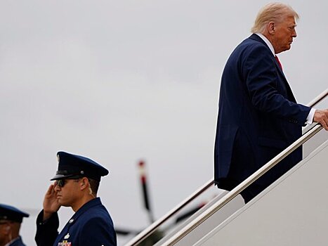 Трамп сменил самолет после неполадок на борту при вылете в Давос