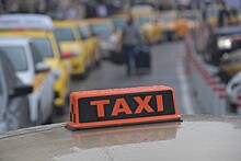 Таксист повеселил клиентов защитой от коронавируса