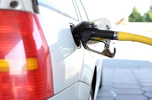 Эксперт: рост цен на бензин в 2018 году выше 50 рублей за литр маловероятен