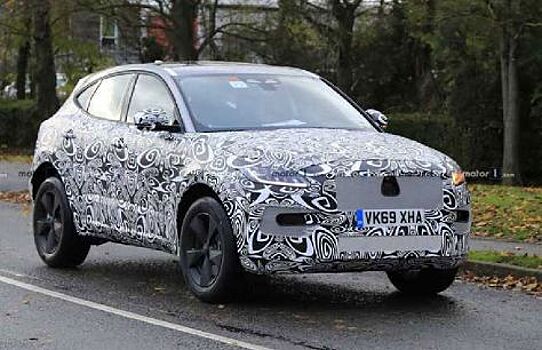 Обновленный Jaguar E-Pace 2021 проходит тестирование