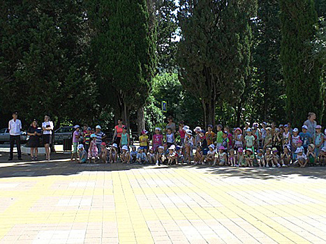 В Сочи, на курорте «Роза Хутор» прошел танцевальный флешмоб с участием 1 тыс. человек