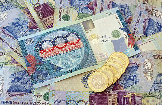 Казахстан отказывается от взаимной конвертации рубля и тенге